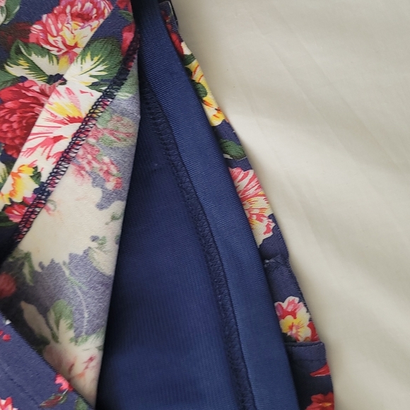 Lindy Bop vintage pin up body hugging floral dress sz Small - Picture 11 of 13